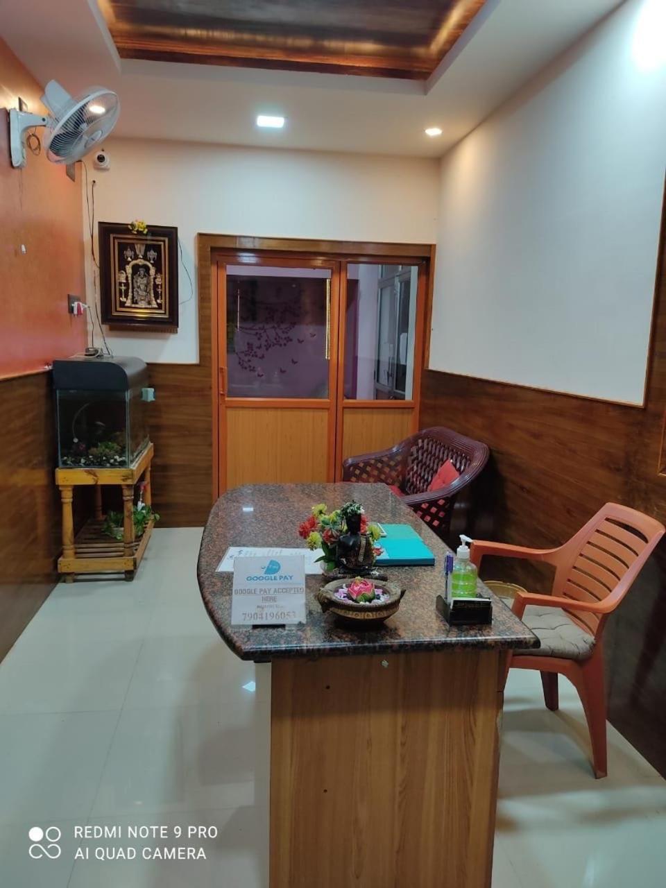 Oyo 81239 Shri Vinayaka Inn Rooms Tiruchirappalli Exterior foto